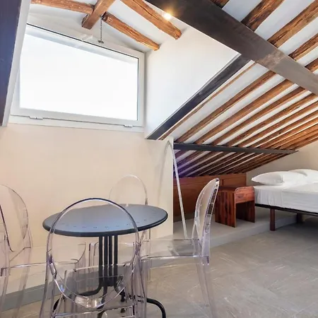 Cosy Two Bedroom Apt, 3 Mins To Piazza Navona