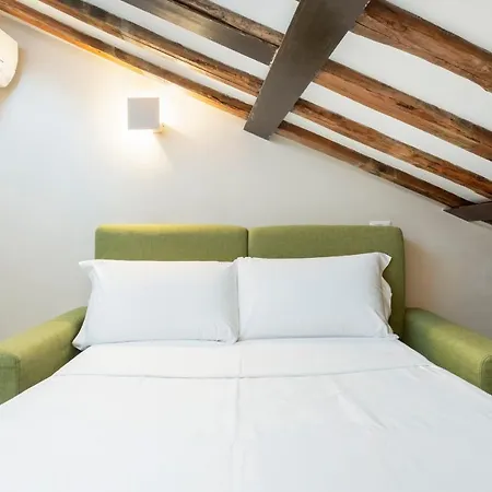 Cosy Two Bedroom Apt, 3 Mins To Piazza Navona * Rome