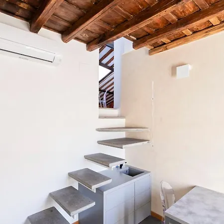 Cosy Two Bedroom Apt, 3 Mins To Piazza Navona Apartment Rome