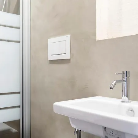 Apartment Cosy Two Bedroom Apt, 3 Mins To Piazza Navona