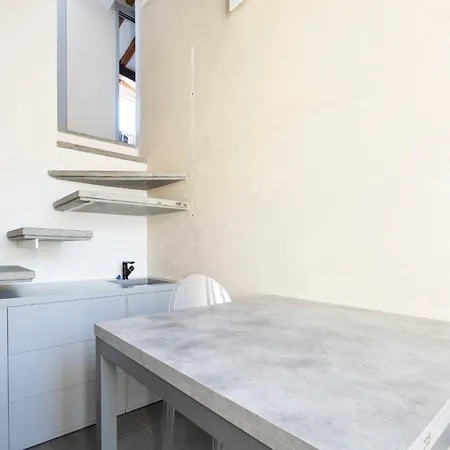 Cosy Two Bedroom Apt, 3 Mins To Piazza Navona *